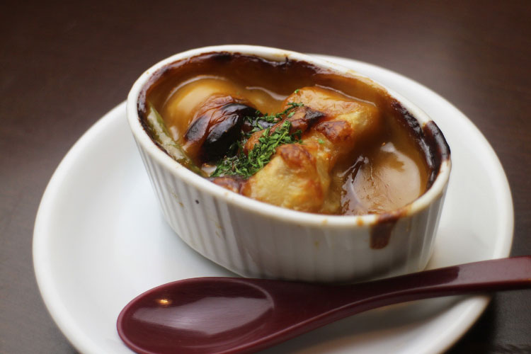 小芋と蒟蒻の和風味噌グラタン※上記写真の料理は季節によって異なります。