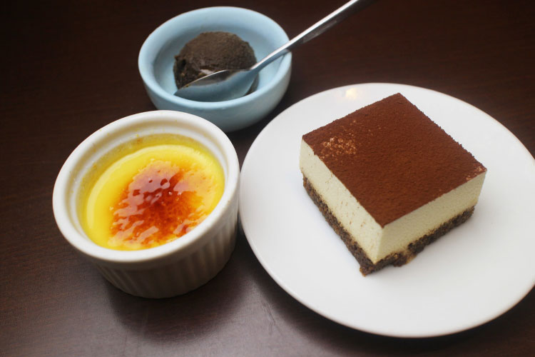 特製デザート二種／ほうじ茶シャーベット※上記写真の料理は季節によって異なります。